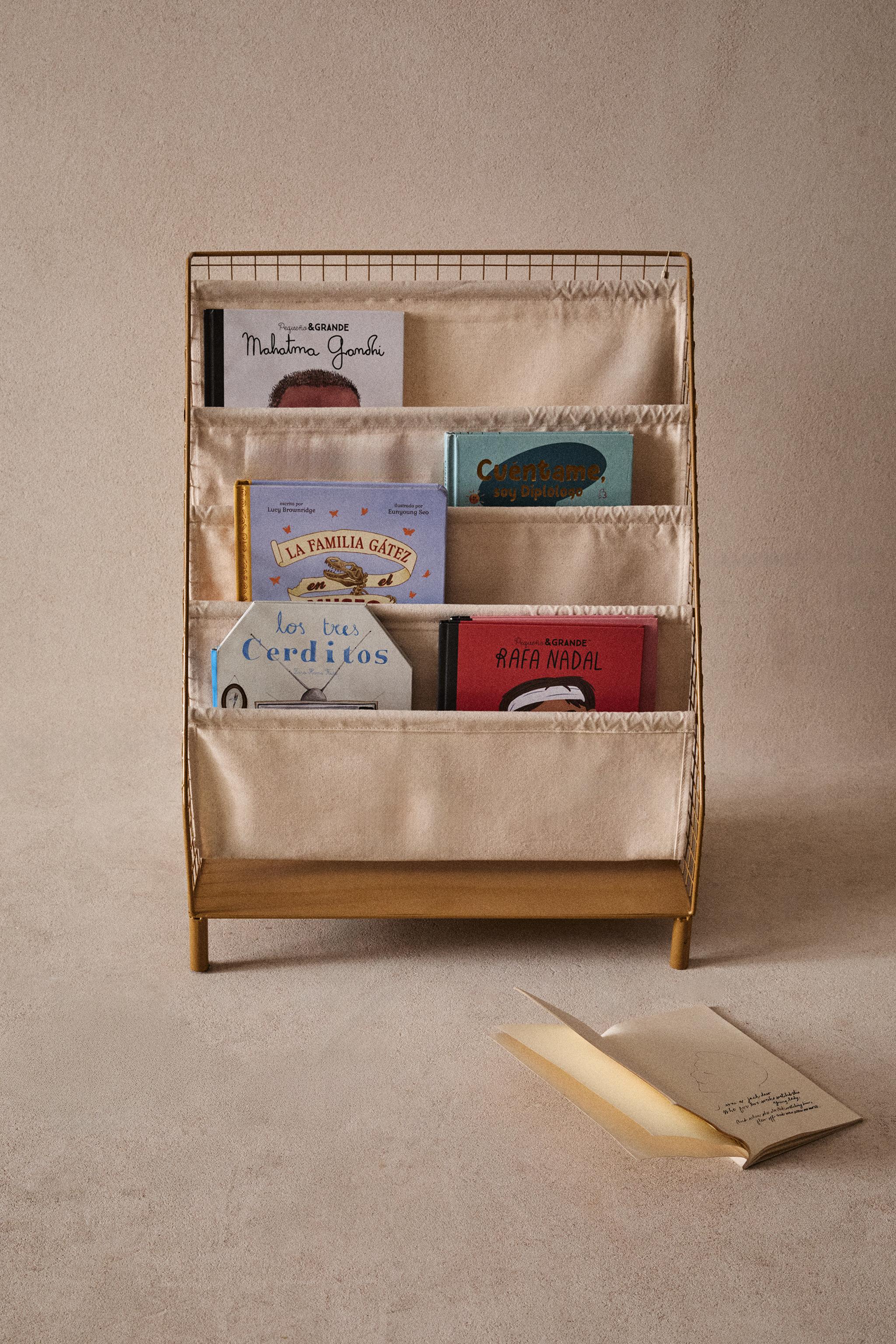 CHILDREN'S METAL BOOKCASE